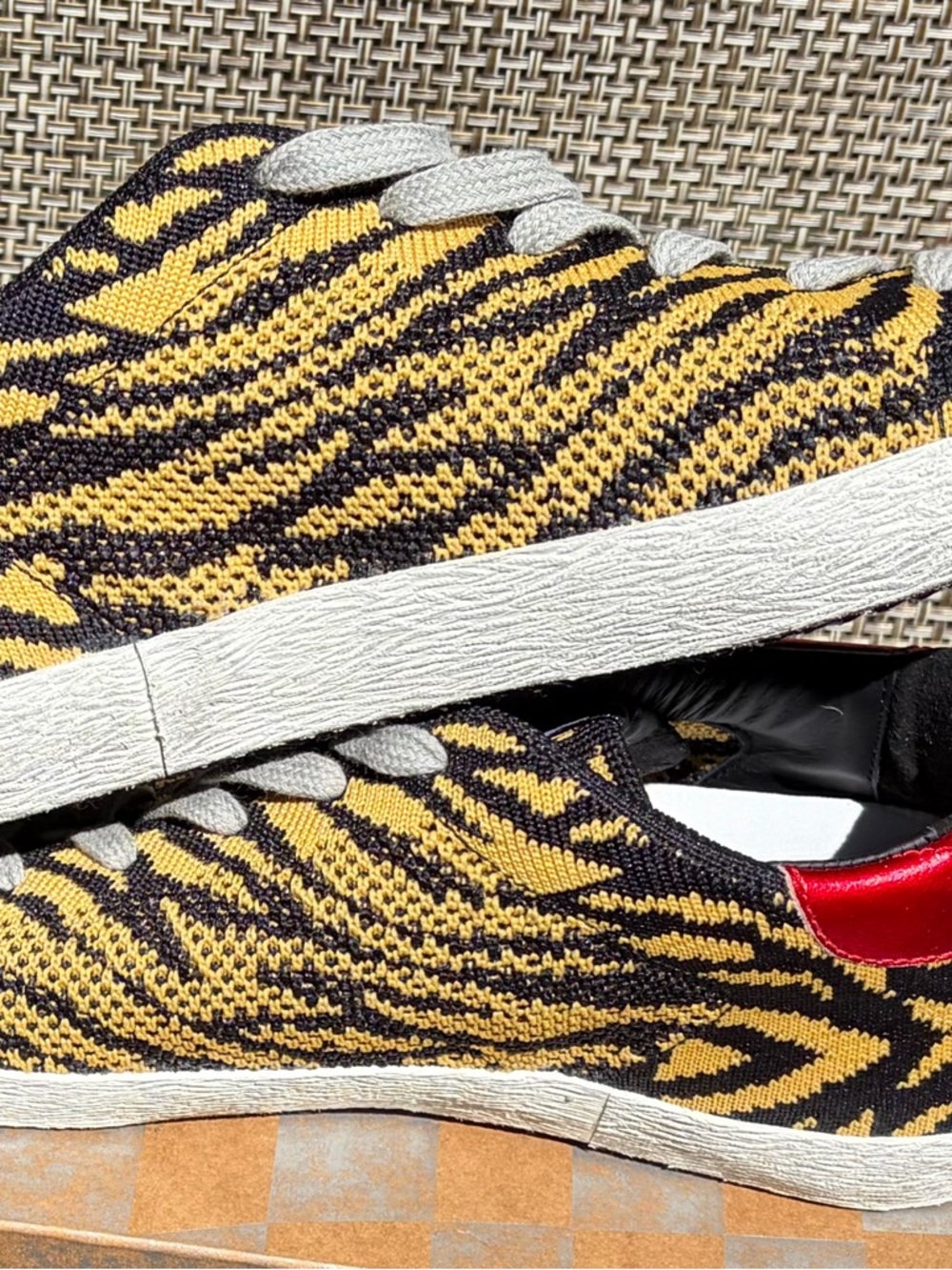 NIB Golden Goose Women’s 39 Tiger Knitted NIB Yellow Black Red Metallic Rtl $515 - Picture 10 of 13